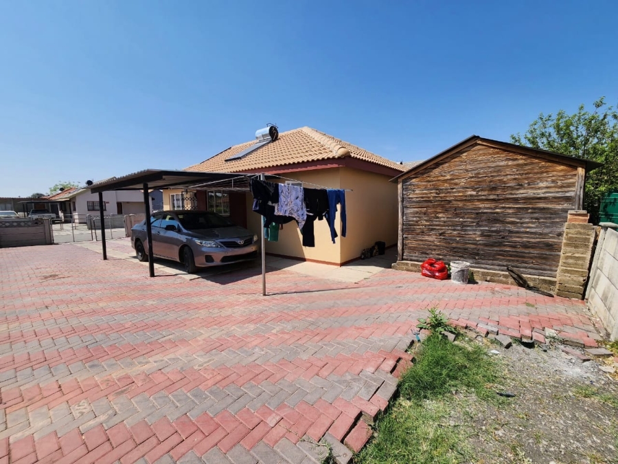3 Bedroom Property for Sale in Freedom Park North West